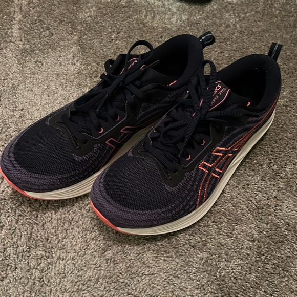 ASICS - Picture 2 of 5